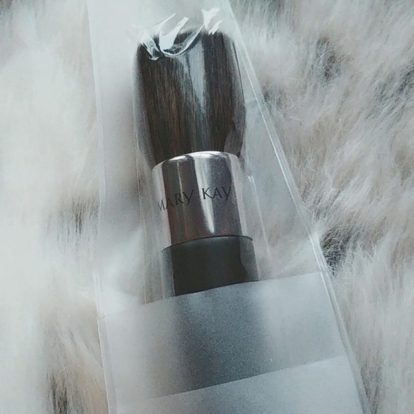 Mary Kay Other - MK Mineral Foundation Brush